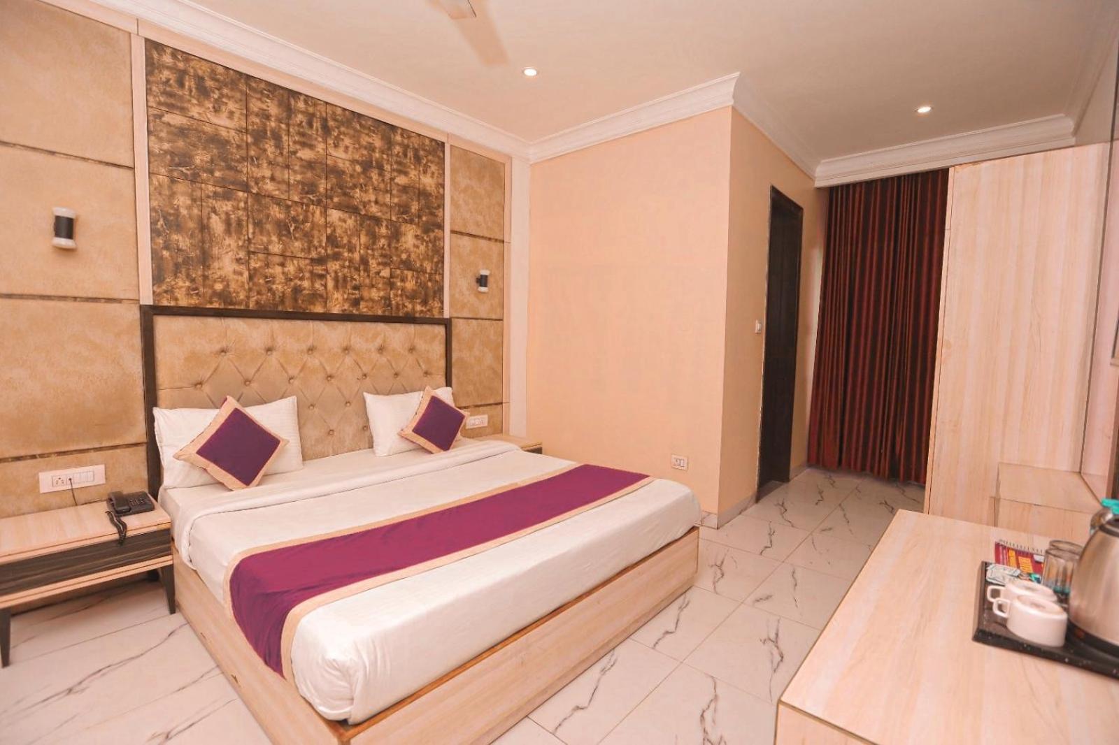 Hotel Almora Inn - Near By Delhi International Airport - With Free Airport Pickup And Drop Új-Delhi Kültér fotó