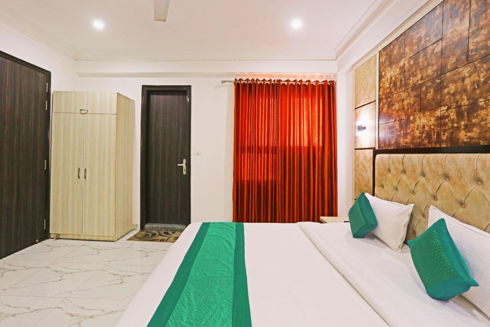 Hotel Almora Inn - Near By Delhi International Airport - With Free Airport Pickup And Drop Új-Delhi Kültér fotó