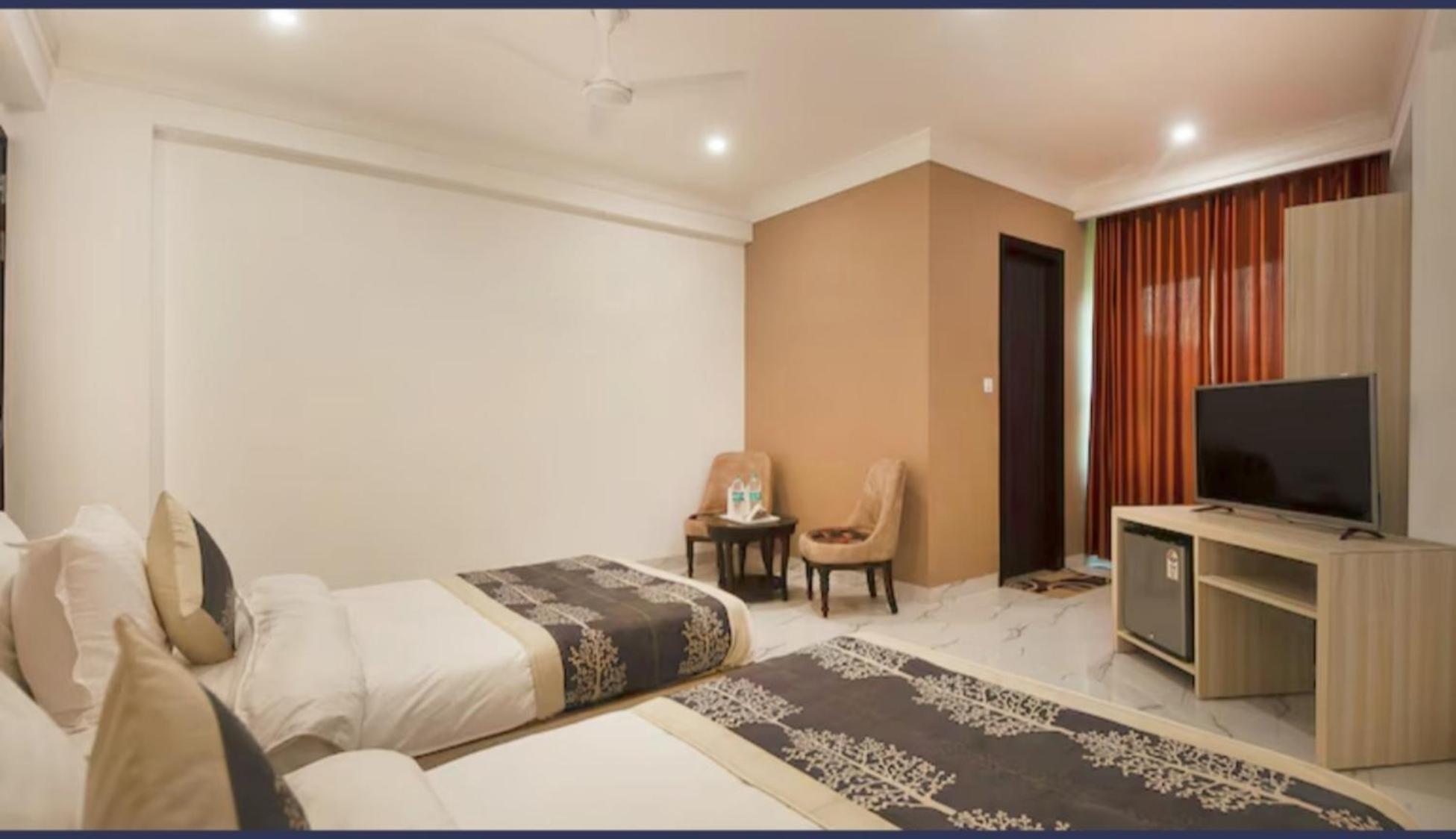 Hotel Almora Inn - Near By Delhi International Airport - With Free Airport Pickup And Drop Új-Delhi Kültér fotó