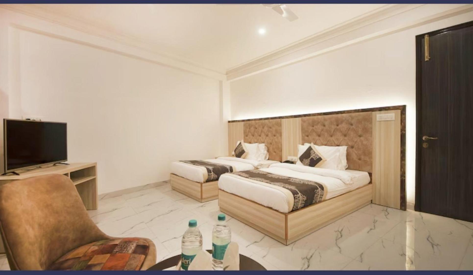 Hotel Almora Inn - Near By Delhi International Airport - With Free Airport Pickup And Drop Új-Delhi Kültér fotó