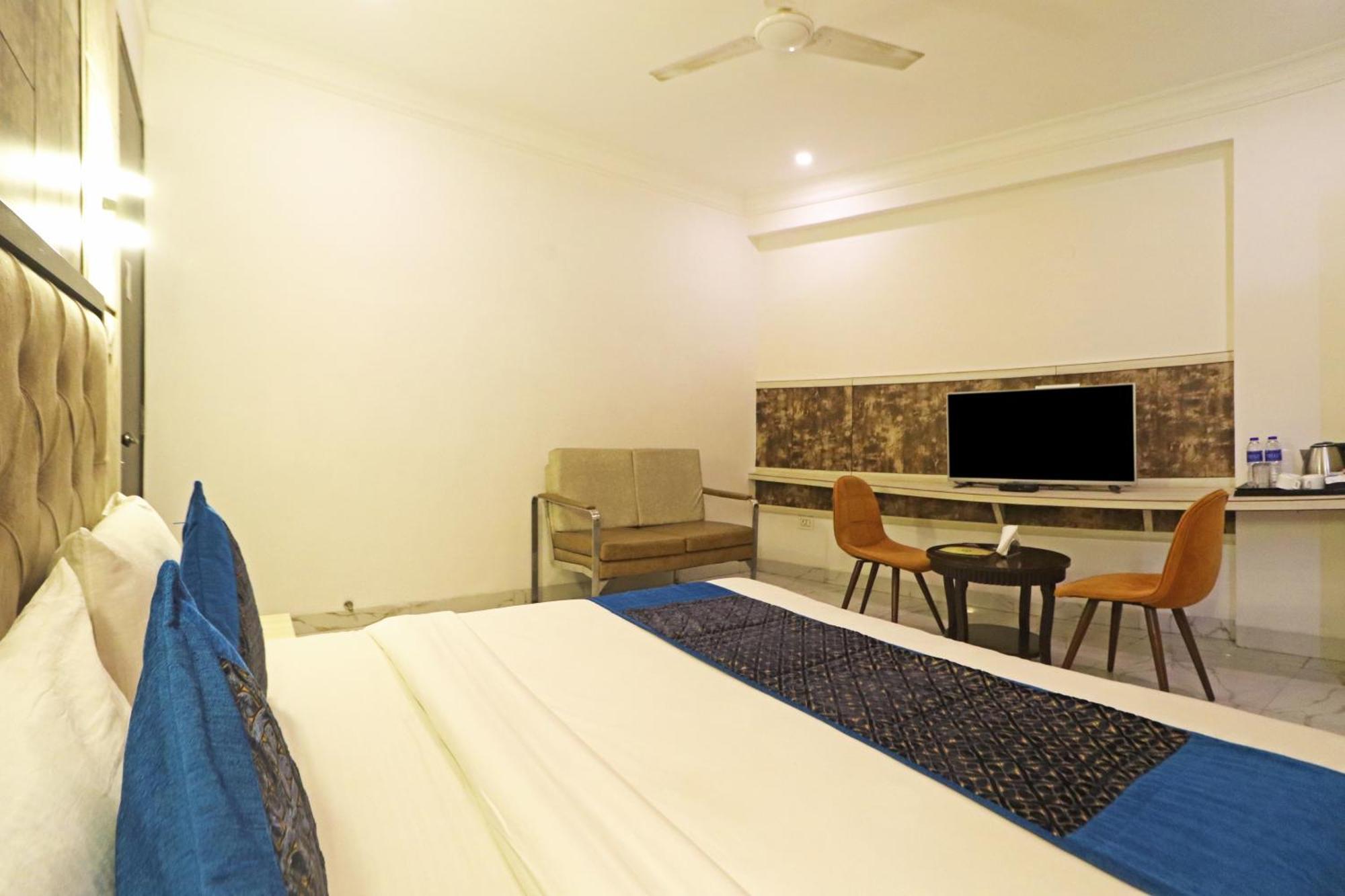 Hotel Almora Inn - Near By Delhi International Airport - With Free Airport Pickup And Drop Új-Delhi Kültér fotó