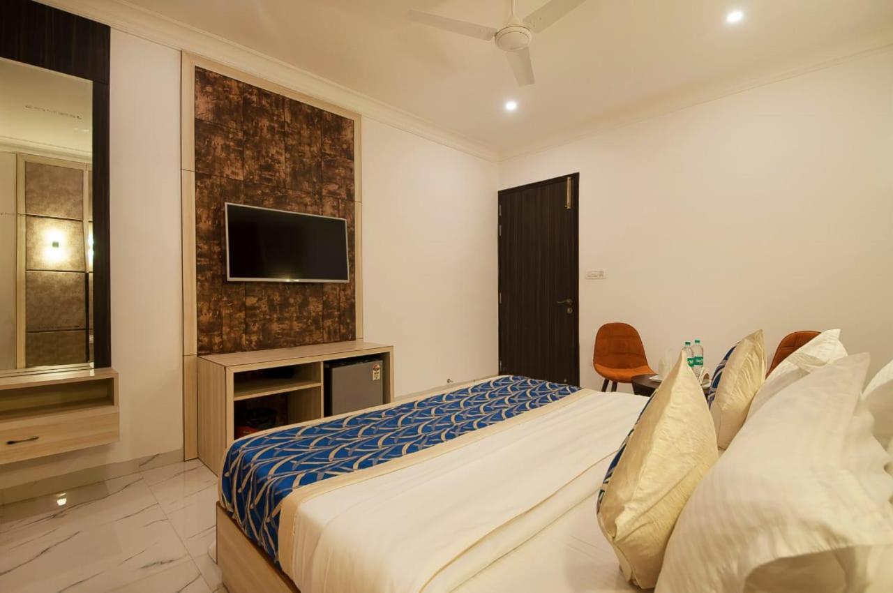 Hotel Almora Inn - Near By Delhi International Airport - With Free Airport Pickup And Drop Új-Delhi Kültér fotó