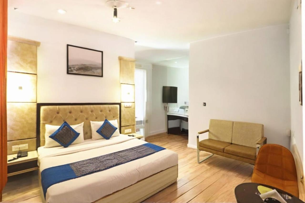 Hotel Almora Inn - Near By Delhi International Airport - With Free Airport Pickup And Drop Új-Delhi Kültér fotó