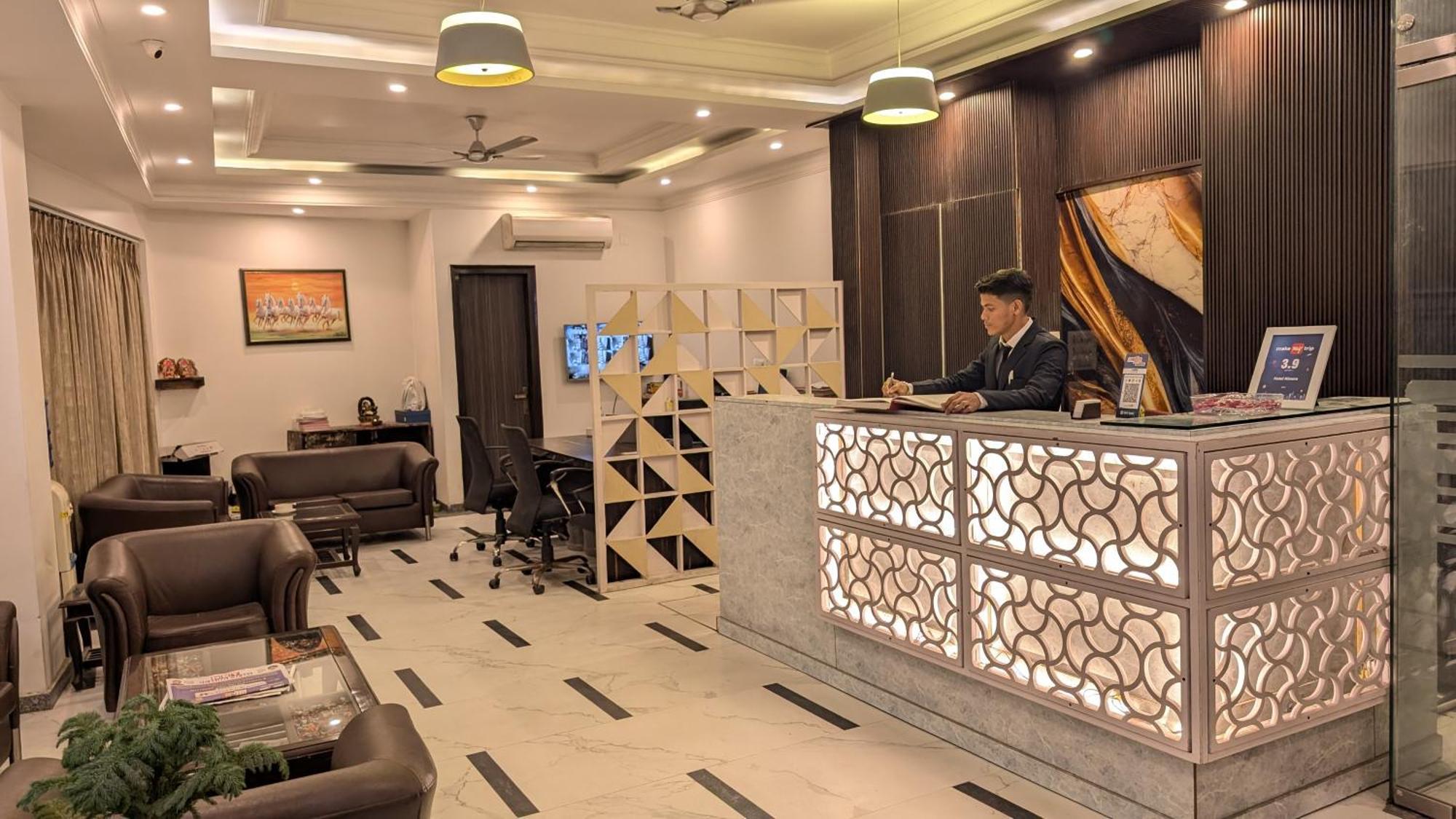 Hotel Almora Inn - Near By Delhi International Airport - With Free Airport Pickup And Drop Új-Delhi Kültér fotó